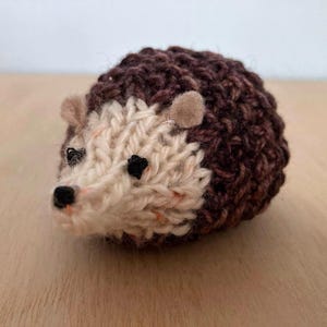 Knitted hedgehog stuffed animal / tiny hedgehog / woodland plush / woodland ornament / woodland decor – ready to ship