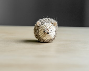 Knitted hedgehog stuffed animal / tiny hedgehog / woodland plush / woodland ornament / woodland decor – ready to ship