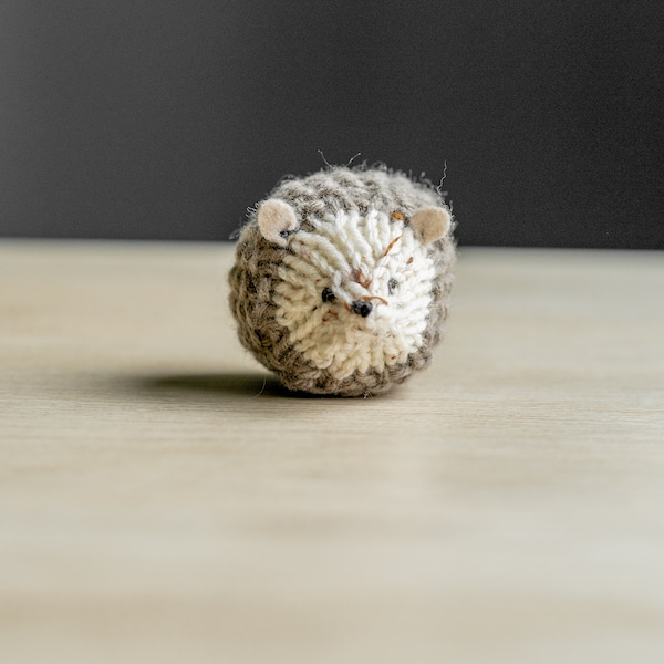 Knitted hedgehog stuffed animal / tiny hedgehog / woodland plush / woodland ornament / woodland decor – ready to ship