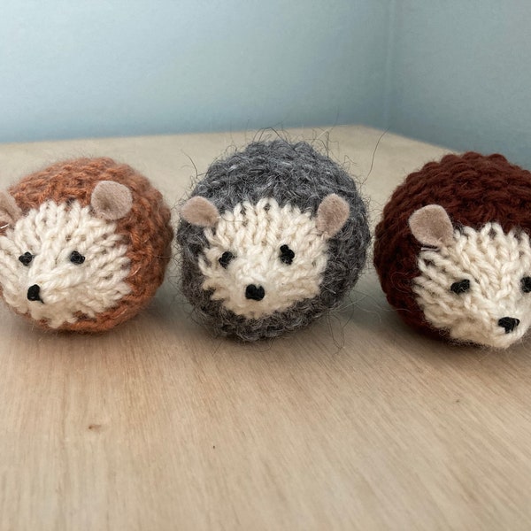 Knitted hedgehog stuffed animal / tiny hedgehog / woodland plush / woodland ornament / woodland decor – ready to ship