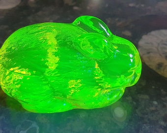 Kaninchen Tschechische Uran Glas Vaseline Sammlerstück