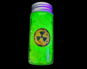 砕いた青いウランシーグラス（大きなポーションコルク瓶入り）、UV