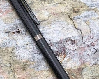 Carbon Fiber Twist pen/Edc/Edc gear/Edc pen/Edc gift/Everyday carry/Tactical pen/Tactical gear/Tactical gift