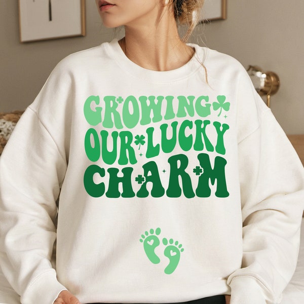 Growing Lucky Charm svg, St Patricks Baby Announcement svg, Pregnancy Reveal png svg, Mom to be Gift, Future Mama T-shirt png, Expecting svg