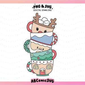 Könnte beinhalten: Eine Illustration von vier gestapelten Tassen, jede mit einem anderen Feiertags-Thema. Die obere Tasse hat Rentiergeweih und Marshmallows, die zweite hat ein blaues und weißes Design, die dritte ist der Weihnachtsmann und die untere ist ein Lebkuchenhaus. Text lautet "PNG & SVG DIGITAL DOWNLOAD" und "ABCOMICSVG".