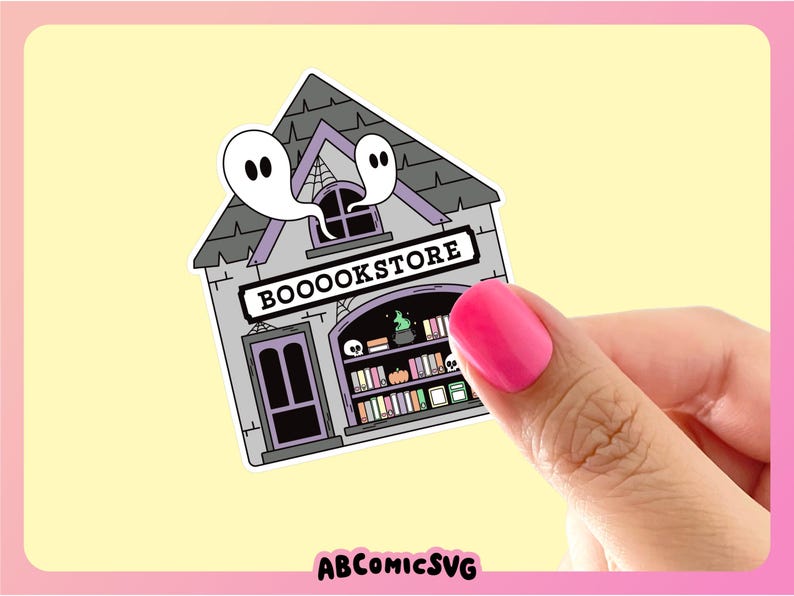 Pu&ograve; includere: Un'illustrazione di cartone animato grigia e viola di una libreria con il testo "BOOOKSTORE" sopra la porta. Due fantasmi bianchi volano sopra l'edificio.