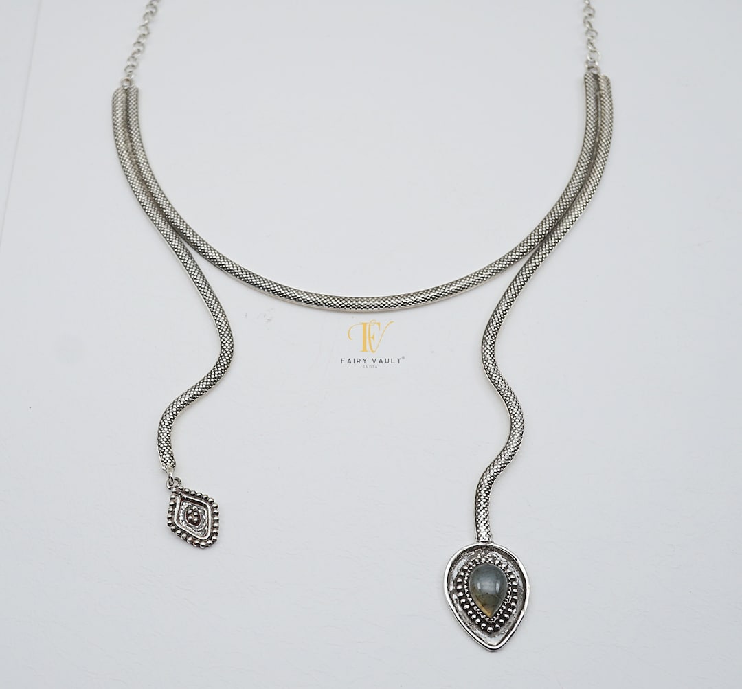 •SUEÑO• labradorite + snake + mixed metal necklace (18