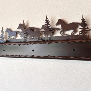 Handmade Horse Vanity Light: Rustic Equestrian Bathroom Lighting immagine 2