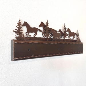Handmade Horse Vanity Light: Rustic Equestrian Bathroom Lighting immagine 3