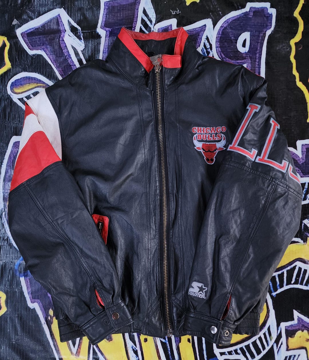 Vintage 90s 00 Cream Chicago Bulls Embroidered Letaher Biker Jacket S M