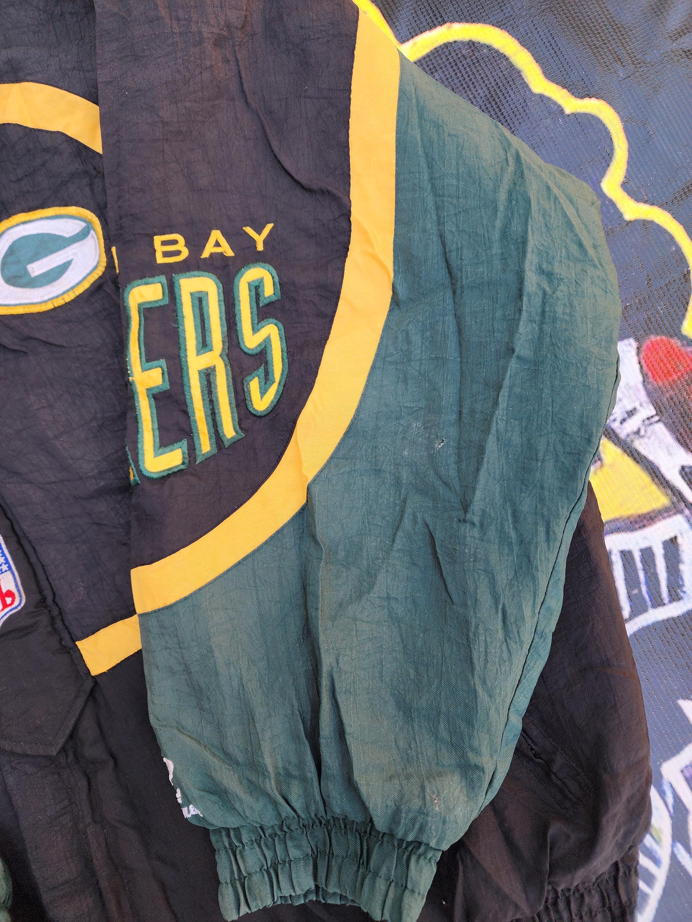 Vintage 1990s Green Bay Packers Logo Athletic Big Helmet Puffer