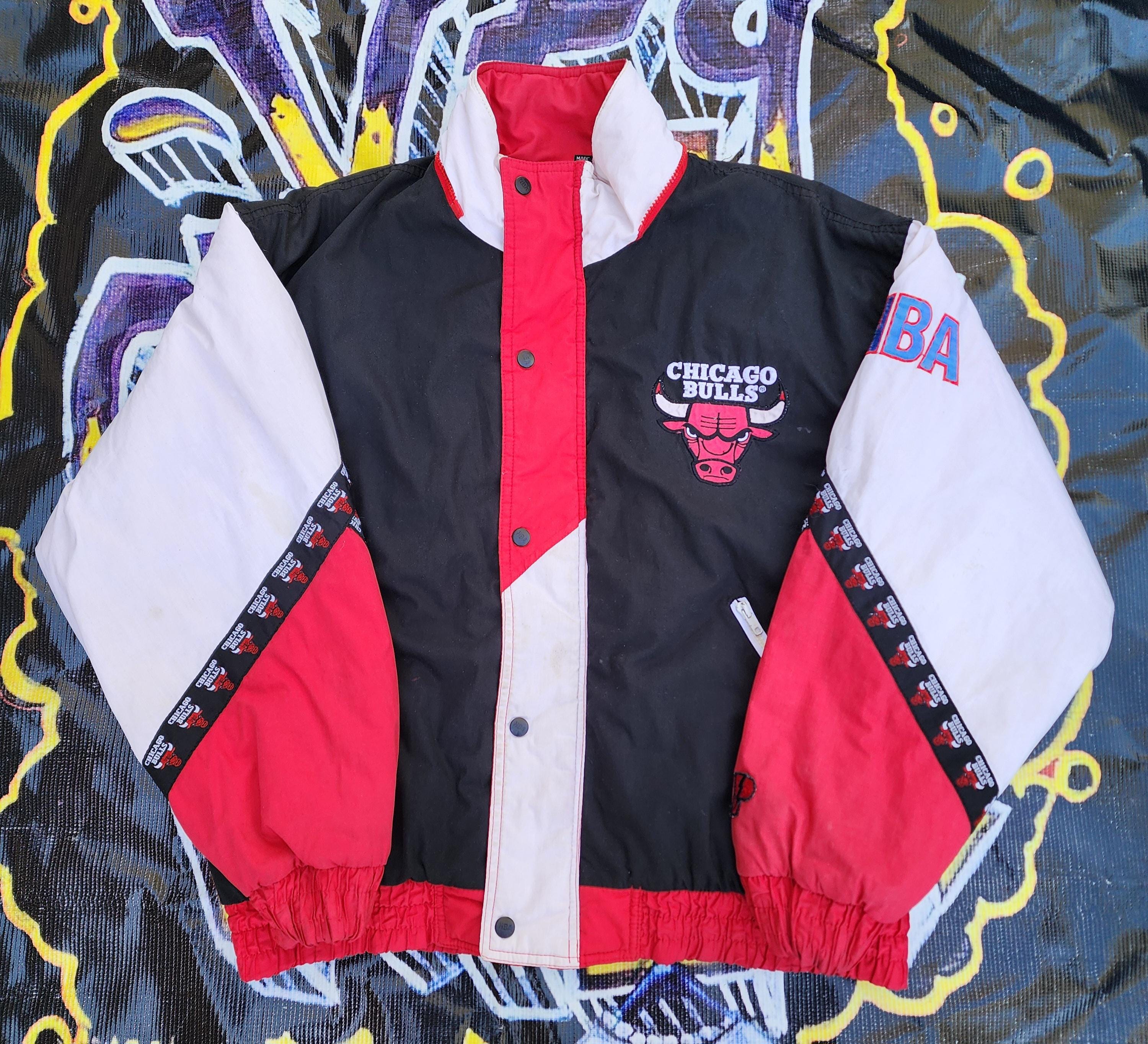 90s Holloway スタジャン Chicago Gang Vintage 1990s Chicago Bulls Pro Player Jacket Large - Etsy