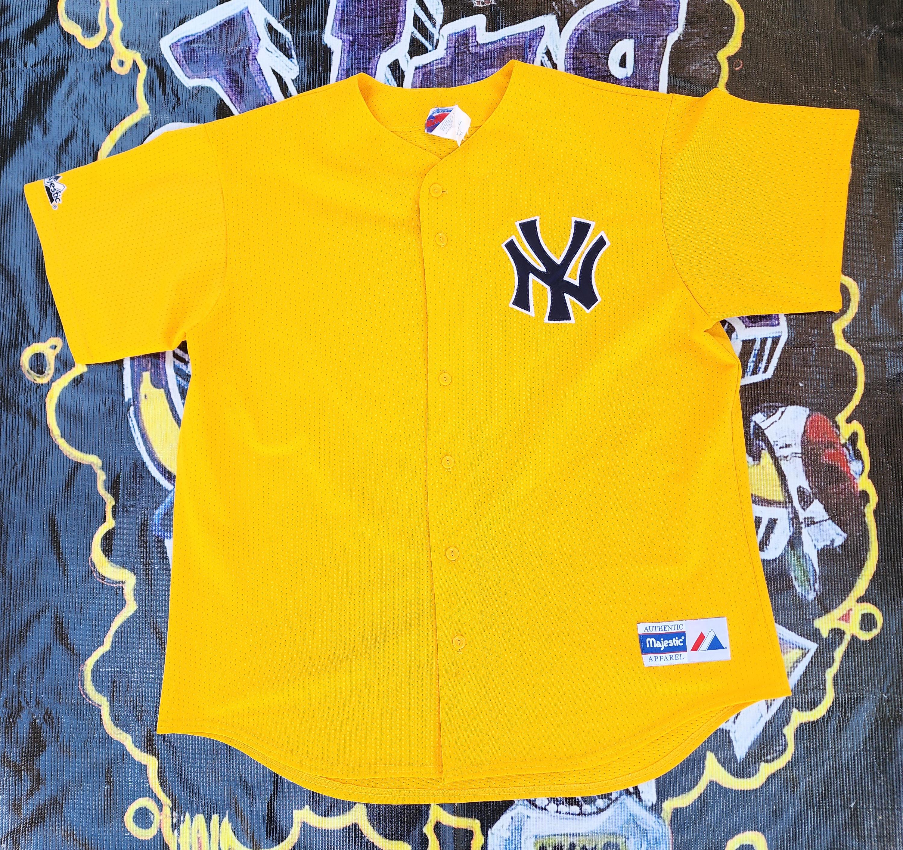 応援グッズ Majestic - Majestic vintage Yankees baseball shirt Vintage 80s New York Yankees Majestic Shirt Button Collar