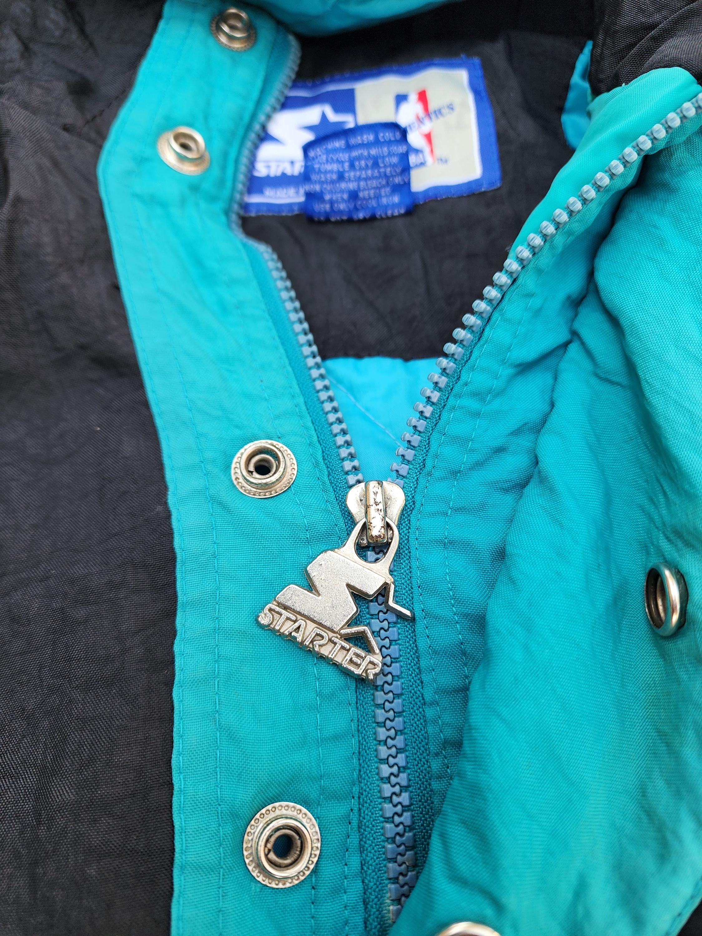 Vintage 1990s Charlotte Hornets Starter Pouch Jacket Womens Vintage 1990s Charlotte Hornets Starter Pouch Jacket Womens