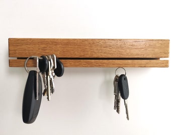 Schlüsselbrett magnetisch / Schlüsselhalter mit Magnet und Schlitz / Aufbewahrung für Schlüssel aus Eiche massiv