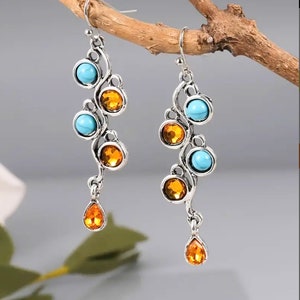Green Stone Earrings , Dangle Earrings, Vintage Green Stone Earrings, Party Jewelry, Yellow Earrings, Earrings Dangle Stones.