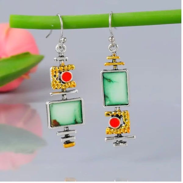 Green Stone Earrings,  Green Earrings,Dangle  Earrings, abstract Earrings, Geometric Earrings. Valentine,s day Earrings, design earrings