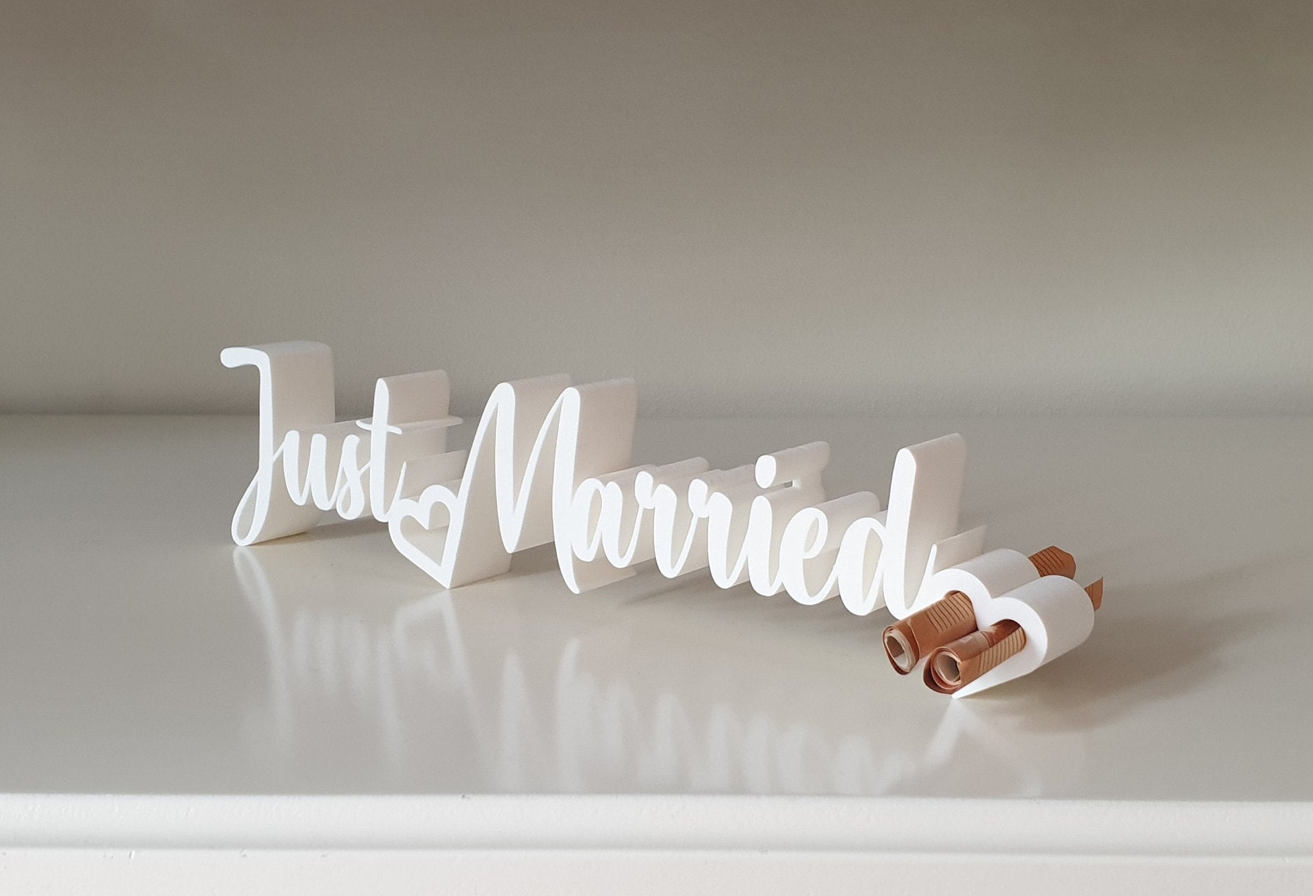 Widdop And Co Just Married Hochzeitshufeisen Aus Holz – Mit "You & Me" Herz-Anhänger – Brautpaar Geschenk Widdop And Co Just Married Hochzeitshufeisen Aus Holz – Mit "You & Me" Herz-Anhänger – Brautpaar Geschenk