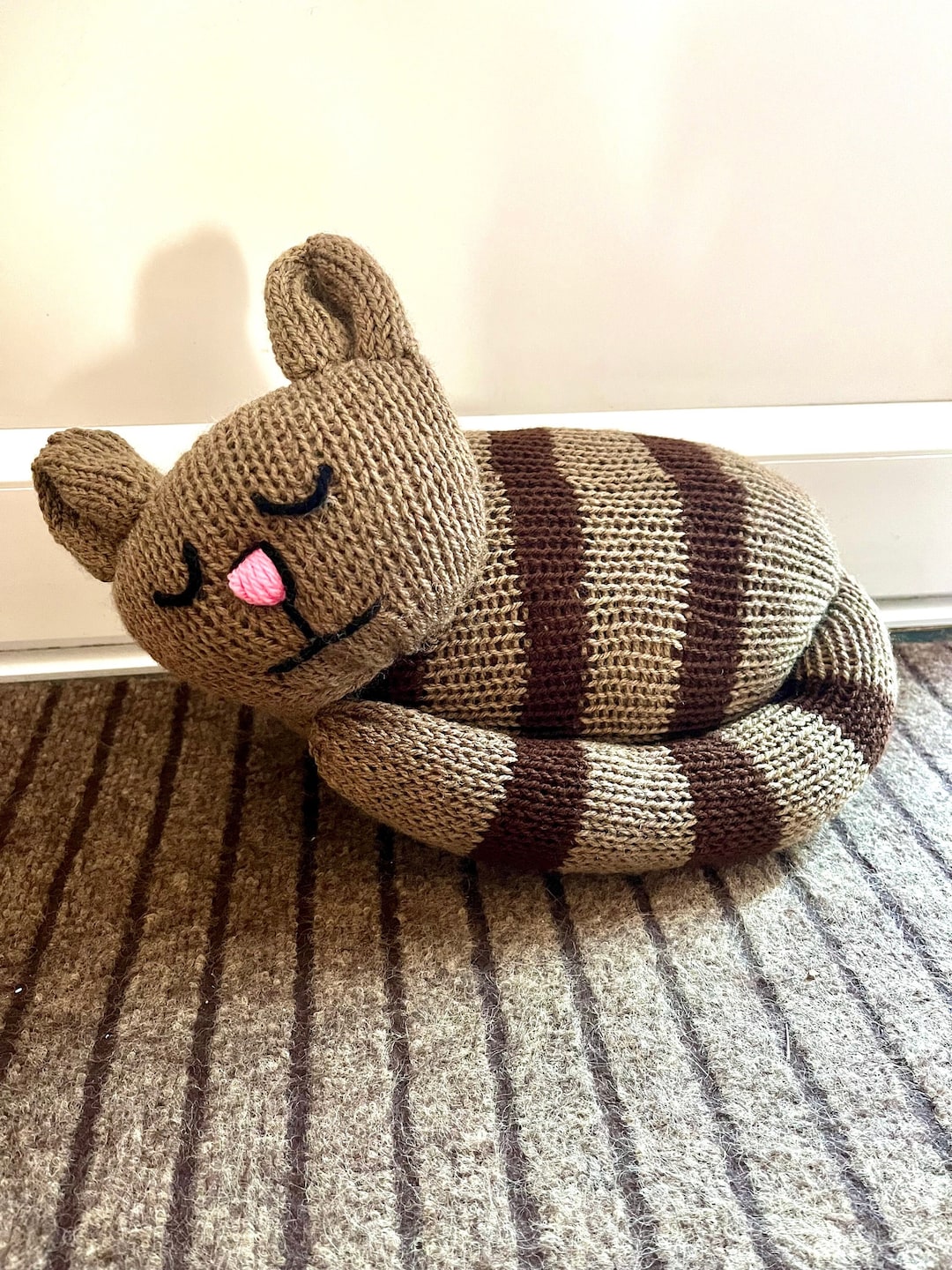 Cat Door Stop Pattern Addi 46/22 / Sentro 48/22 Circular Knitting