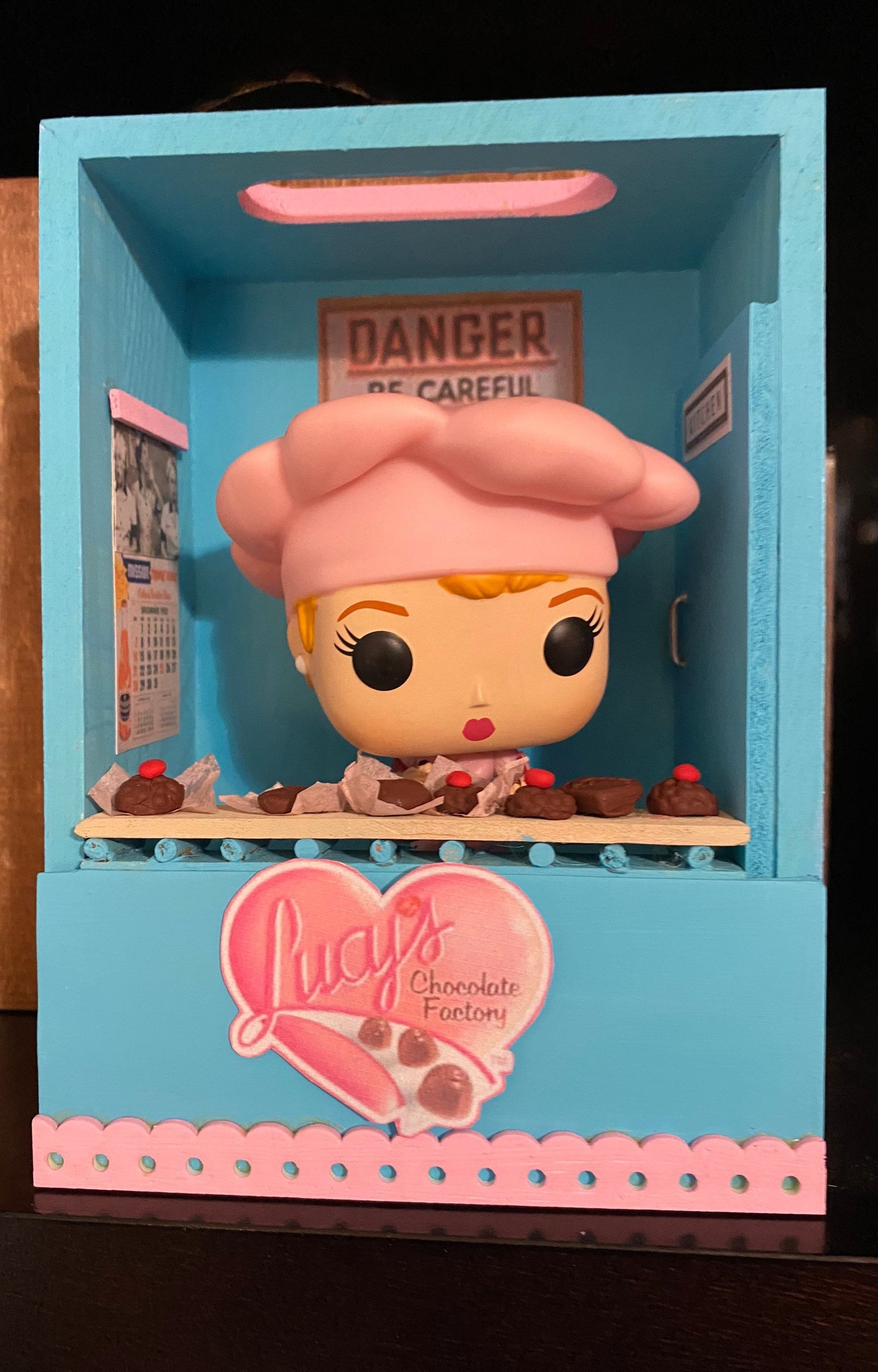 Funko Lucy lucille Balls Chocolate Factory Diorama please Read