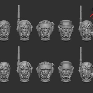 Op de afbeelding: Een set van 10 3D-geprinte miniatuurhoofden, elk met een andere stijl helm of hoofdbedekking. De hoofden zijn allemaal grijs en hebben een realistisch uiterlijk.