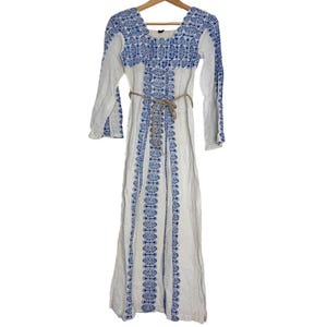 size XS/S vintage 1970s cotton hand embroidered long dress from India