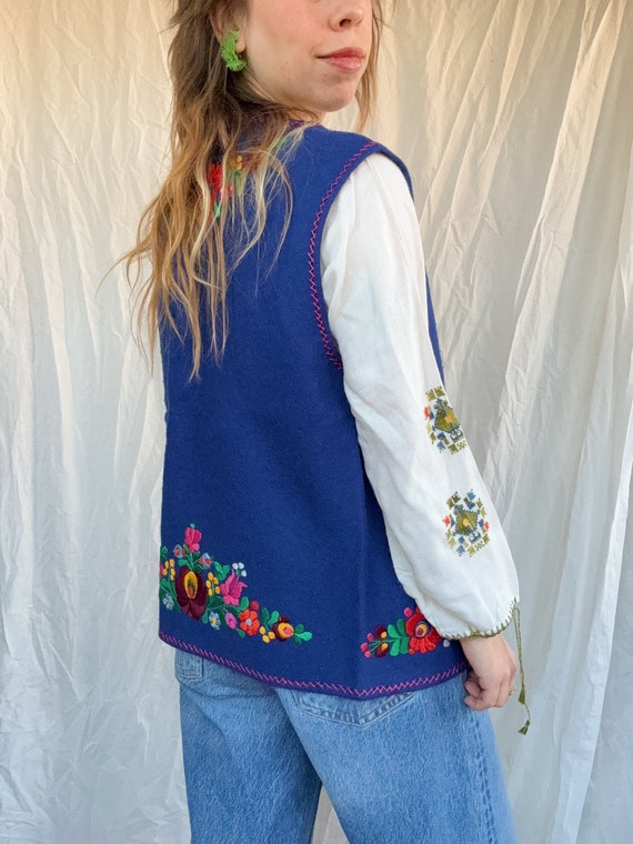 size M - Hungarian 1970s vintage hand embroidered… - image 2