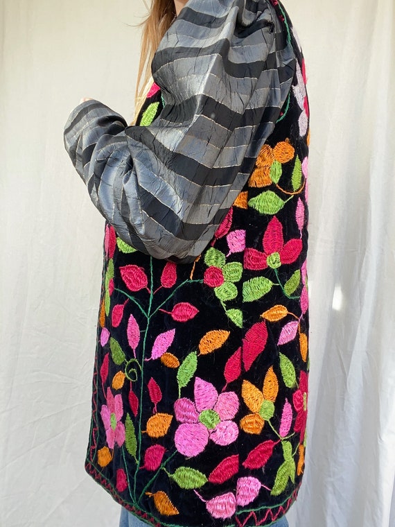 size M/L vintage 1970s Afghan waistcoat embroider… - image 3