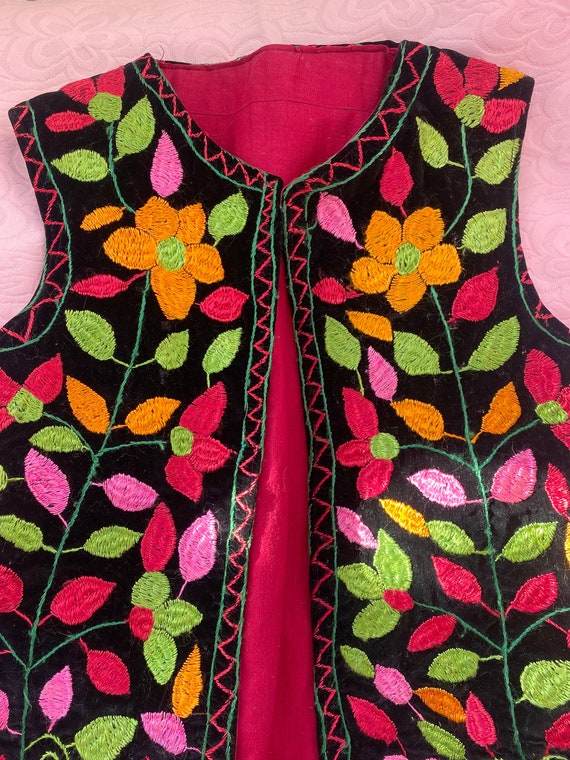 size M/L vintage 1970s Afghan waistcoat embroider… - image 6