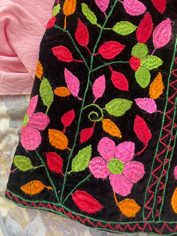 size M/L vintage 1970s Afghan waistcoat embroider… - image 8