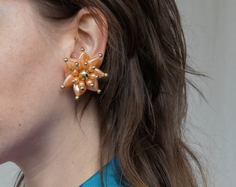 1960s original peachy pearl flower clip-on earrings