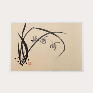 Dipinto Sumi-E di orchidee minimaliste, inchiostro su carta di riso beige, suibokuga giapponese, decorazione murale cinese senza cornice.