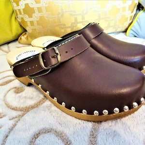 Size EU 42 Clogs Leather Brown DAKOTA Chocolate on the Studded Wood Swedish style Decotative Studs for Men Women Unisex  Po QUALITY