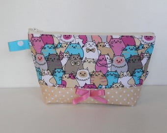 Handgenähte Katzenkosmetiktasche: Rosa Baumwolltasche mit Satinschleife