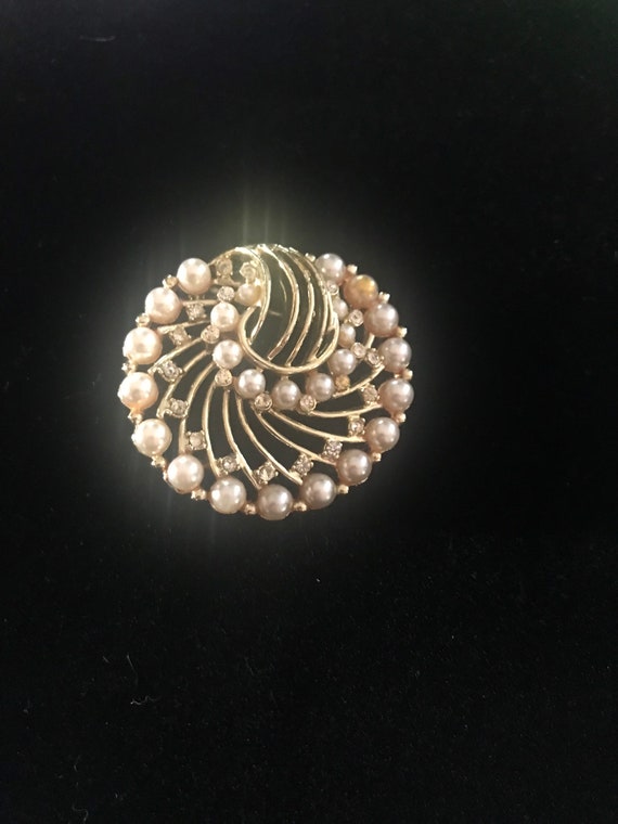 Vintage Gold and Pearl Brooch with CZ accents - image 1