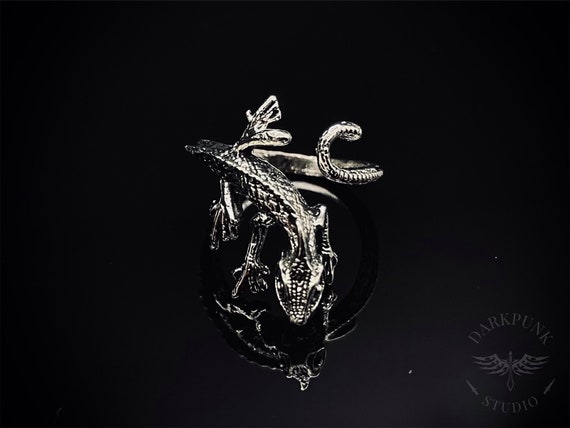 Adjustable Gecko Ring | Reptile | Spirit Animal ring | Antique silver | Witchy | Gothic | Alternative Jewellery | Gift Bag | Free Delivery