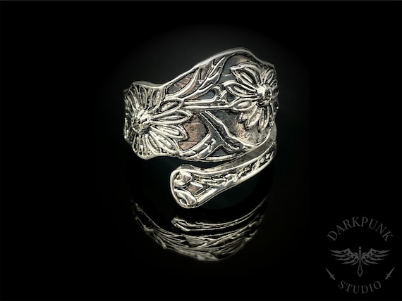 Floral flower Spoon Ring | Vintage style floral ring | Antique silver plated | Adjustable ring | Alternative Jewellery | Gift Bag | Free Del