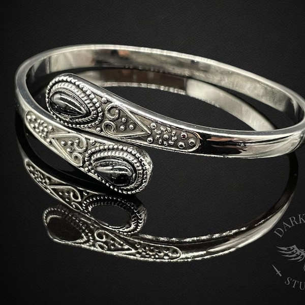 Black stone adjustable cuff bracelet / bangle | Gothic bracelet | bangle | Antique silver | Alternative Jewellery | Gift Bag | Free Delivery