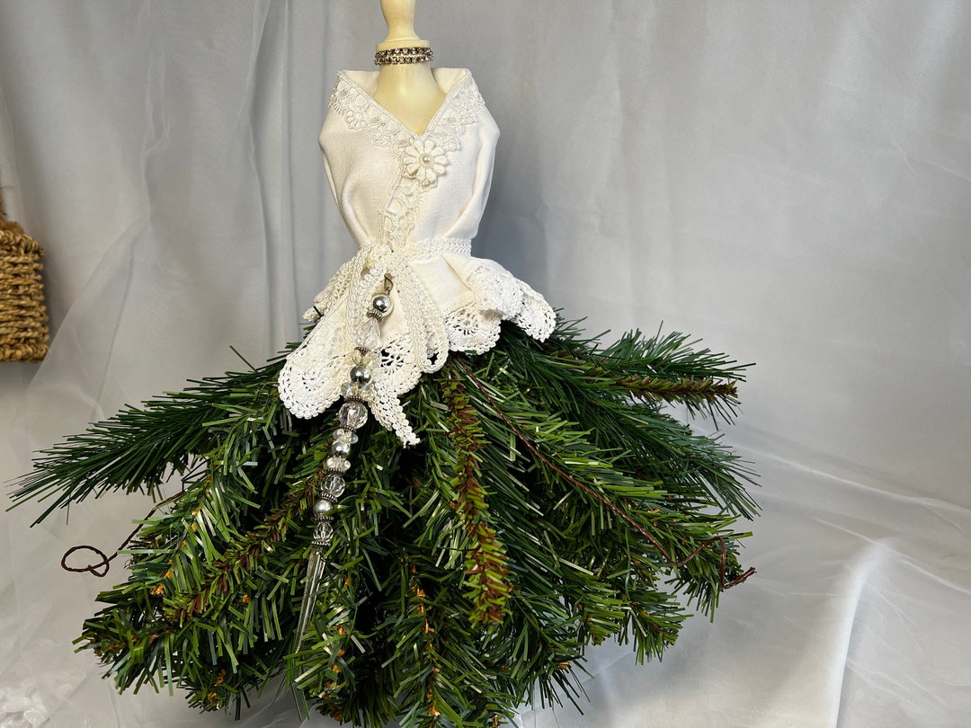 Christmas Display Mannequin, Dress Form, Chridtmas Mannequin Tree Skirt