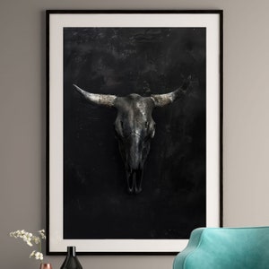 Impresión de arte de cráneo de toro oscuro / Decoración de pared gótica / Cartel de cráneo de animal cambiante / Decoración macabra del hogar