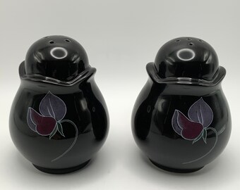 Mikasa Rondo EJ 702 Tango Black Lavender Salt & Pepper Shakers