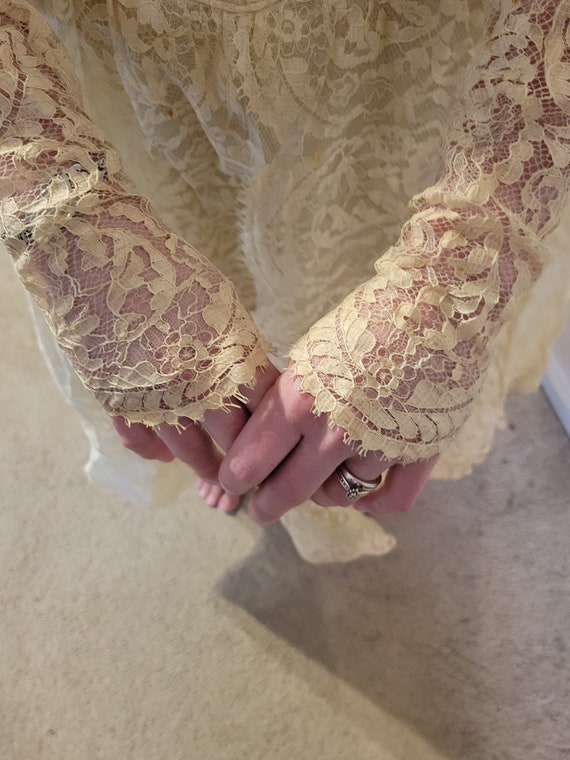 Antique wedding dress - image 5