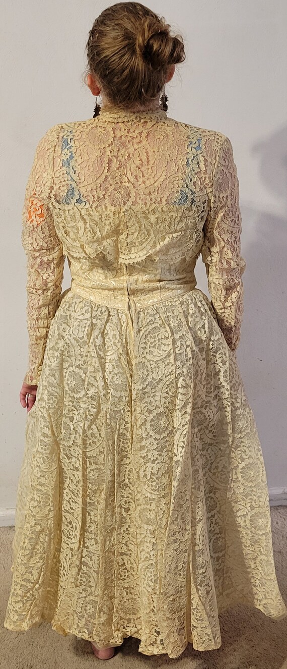 Antique wedding dress - image 2