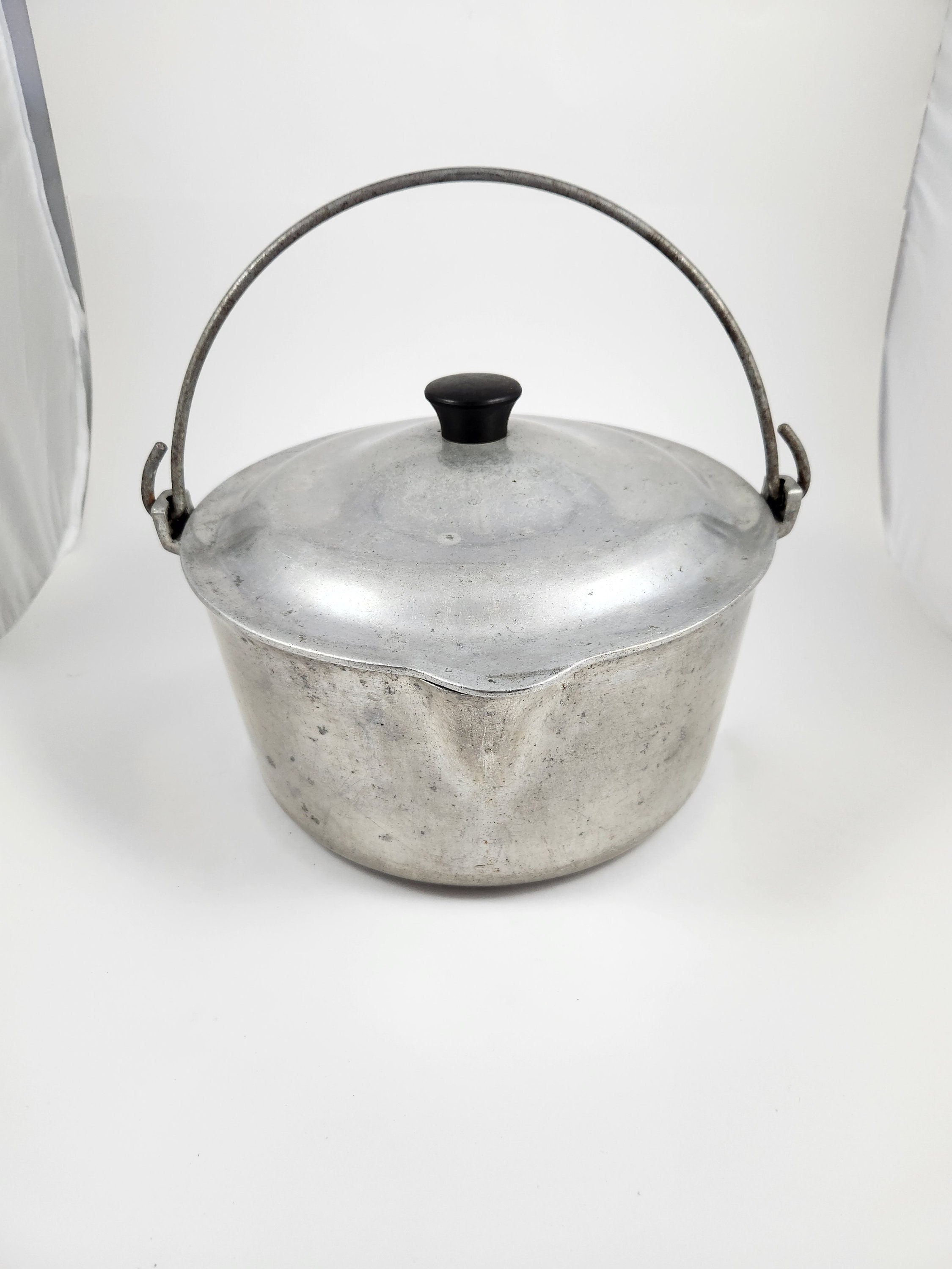 VINTAGE - Magnalite Aluminum 8 Qt Roaster Dutch Oven for Sale in Pen Argyl,  PA - OfferUp