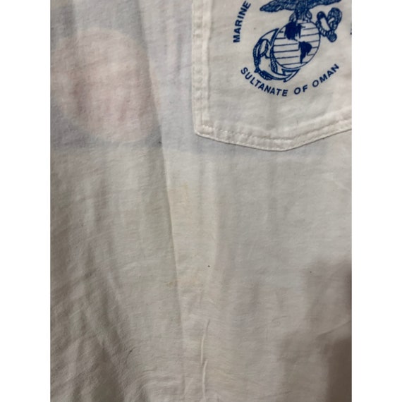 Vintage 1990s Marine Security Mural Pocket T-Shirt - image 2