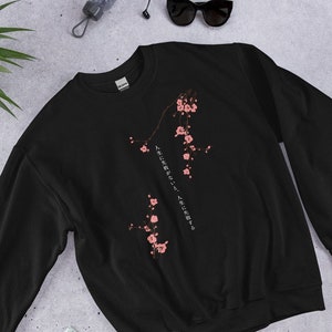 Sudadera unisex Cherry Blossom, sudadera con letras japonesas, sudadera estética Sakura, ropa de calle japonesa, regalo para él, regalo para ella
