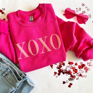 Valentines Day sweatshirt, XOXO sweatshirt, Valentines Day gift, Pink Valentines Day sweatshirt