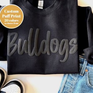 Sweat personnalisé avec nom d'équipe, sweat mascotte personnalisé, police de caractères bulldogs image 1