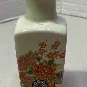 Vintage Miniature  Miyako Style Poreclain Vase Madd in Japan 3.5” H