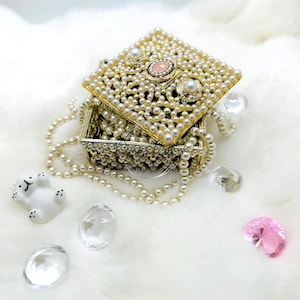 Portagioie in perle dorate – Elegante portagioie con perle finte – Vanity Storage per anelli, orecchini, accessori – Regalo per lei, quadrato
